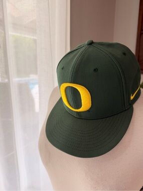 Nike Oregon Ducks Snapback Hat Green Yellow NCAA